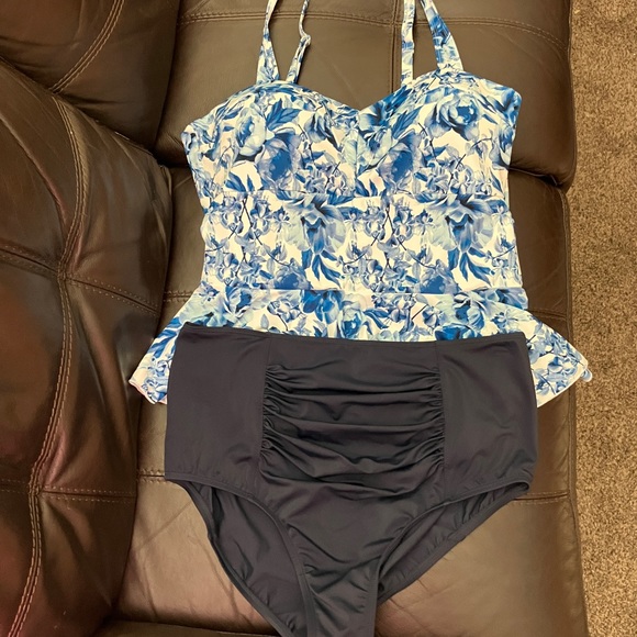 👙 G.I.L.I. Swim Peplum Tankini with High Waisted Bottoms - Size 16 - Picture 3 of 10